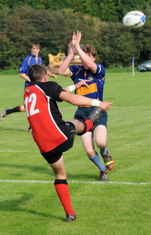 bBcolts_Newbold_03_200908.jpg :: Images from the 2008/9 Colts game between Barkers and Newbold