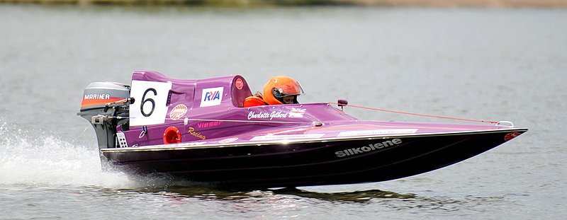 kingsbury_14_170509.jpg :: Junior powerboater charlotte gilbert testing at Kingsbury/Bodymoor Heath in May 2009.