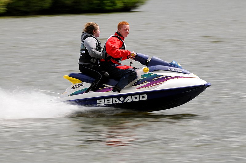 kingsbury_27_170509.jpg :: Jetskiers at Kingsbury Water Park in May 2009