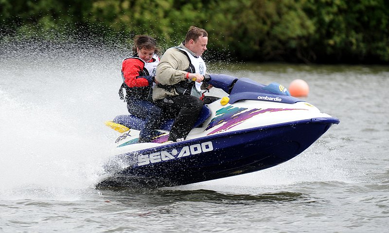 kingsbury_52_170509.jpg :: Jetskiers at Kingsbury Water Park in May 2009