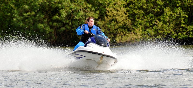 kingsbury_58_170509.jpg :: Jetskiers at Kingsbury Water Park in May 2009