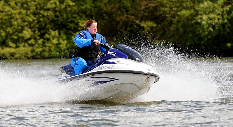 kingsbury_60_170509.jpg :: Jetskiers at Kingsbury Water Park in May 2009