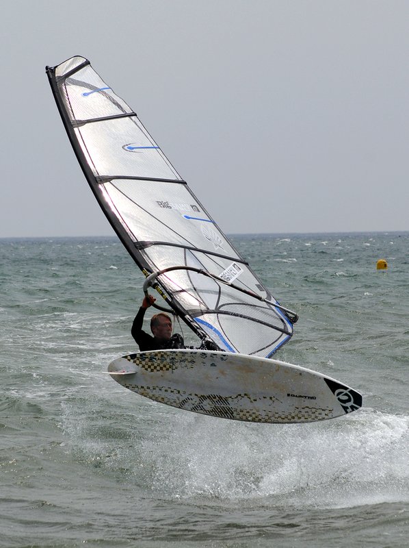 wsurf_AvonBeach_07_250508.jpg :: Images of windsurfers off Avon Beach , Christchuch during the Spring Bank Holiday 2008