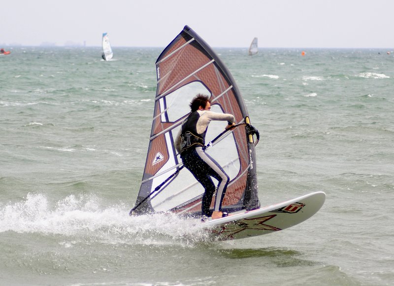wsurf_AvonBeach_10_250508.jpg :: Images of windsurfers off Avon Beach , Christchuch during the Spring Bank Holiday 2008