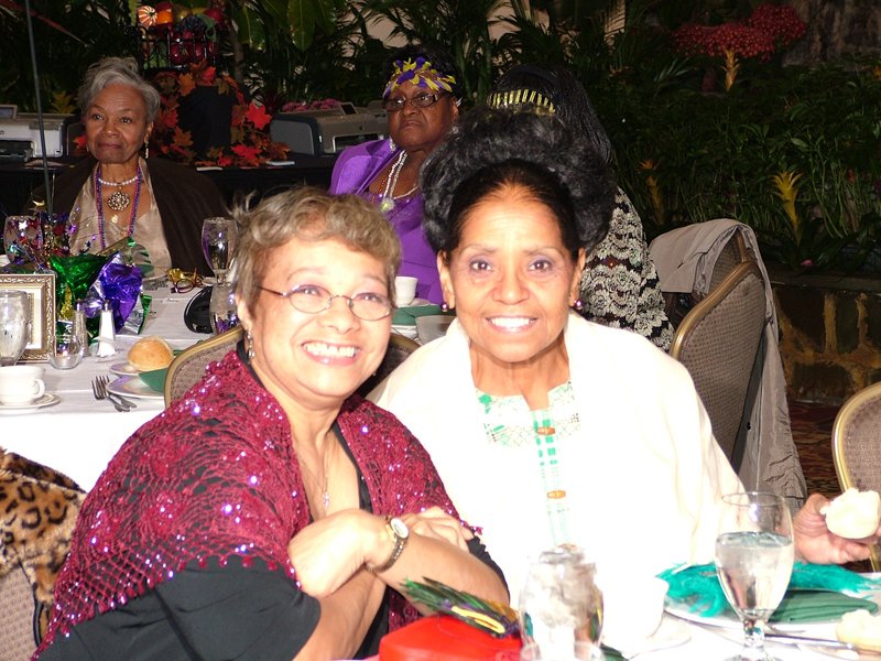 SJ Links MARDI-GRAS 10-31-2010 035.jpg