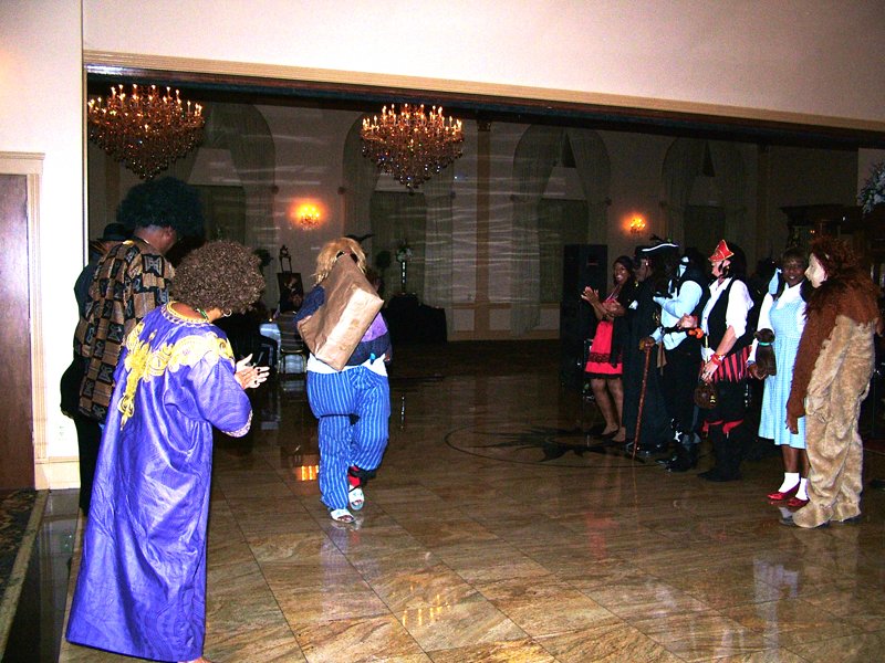 SJ Links MARDI-GRAS 10-31-2010 201.jpg