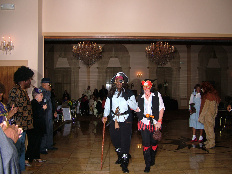 SJ Links MARDI-GRAS 10-31-2010 203.jpg