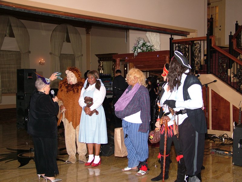 SJ Links MARDI-GRAS 10-31-2010 206.jpg