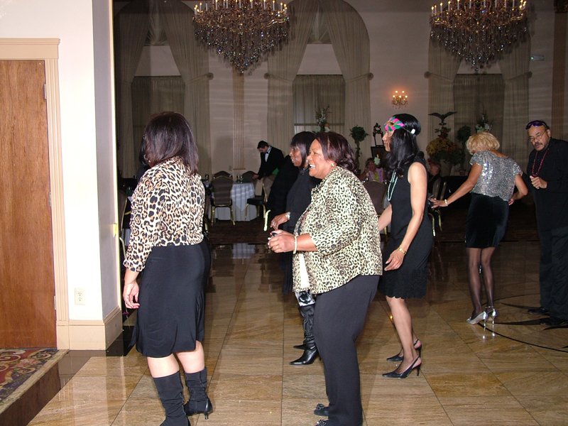SJ Links MARDI-GRAS 10-31-2010 218.jpg