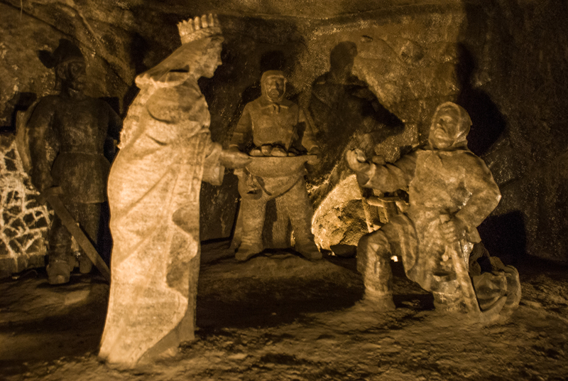 _RL20711.jpg :: Carved salt figures at The Wieliczka Salt Mine, Wieliczka, Poland