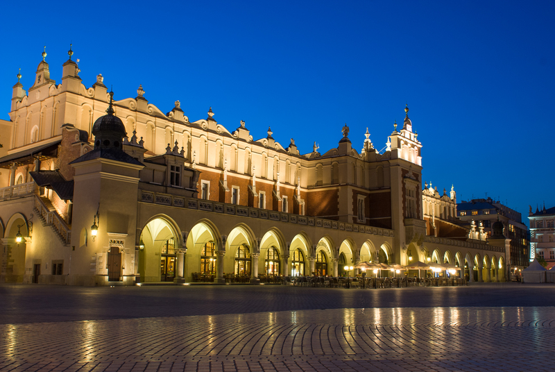 _RL20941.jpg :: Krakow Cloth Hall, Poland