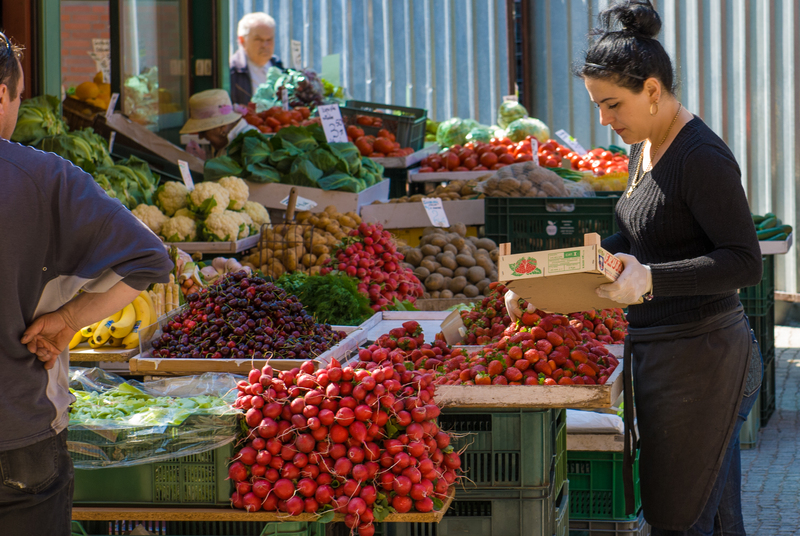 _RL21130.jpg :: Market produce, Gdansk, Poland