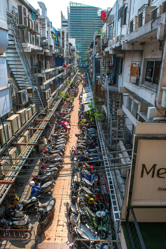 RL5_1357.jpg :: Siam Square Soi 6 (“motorcycle alley”), next to Siam Paragon department store