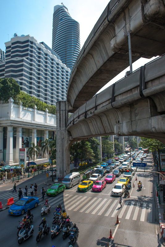 RL5_1367.jpg :: Chit Lom Road, BRT Skytrain