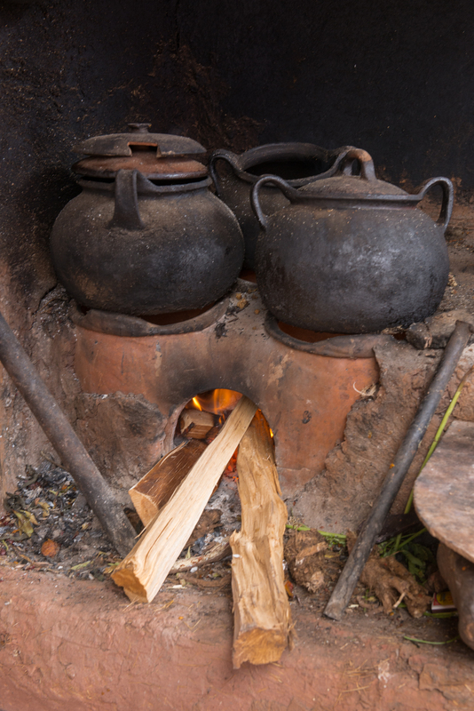 RL5_7793.jpg :: Pots to boil dyes for yarn, Chinchero, making traditional textiles.