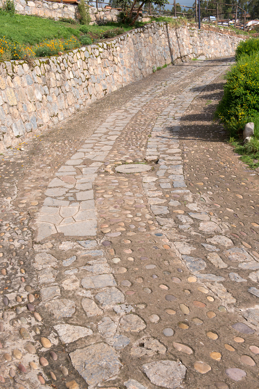 RL5_7889.jpg :: 
Ancient road and walls, Chinchero District