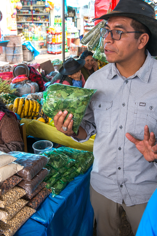 RL5_7965.jpg :: Calca Market with coca leaves