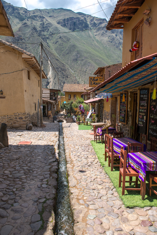 RL5_8073.jpg :: Ollantaytambo back streets and drainage system.