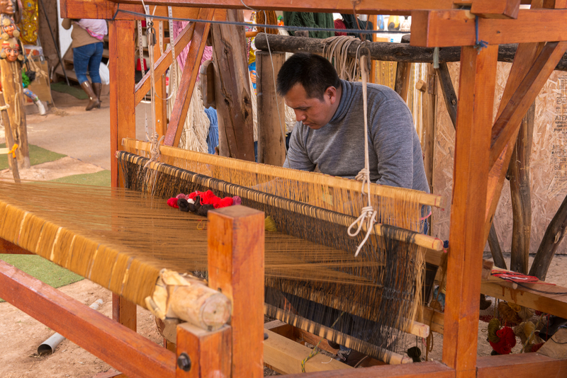 RL5_8588.jpg :: Man working a loom, Alpaca weavers
