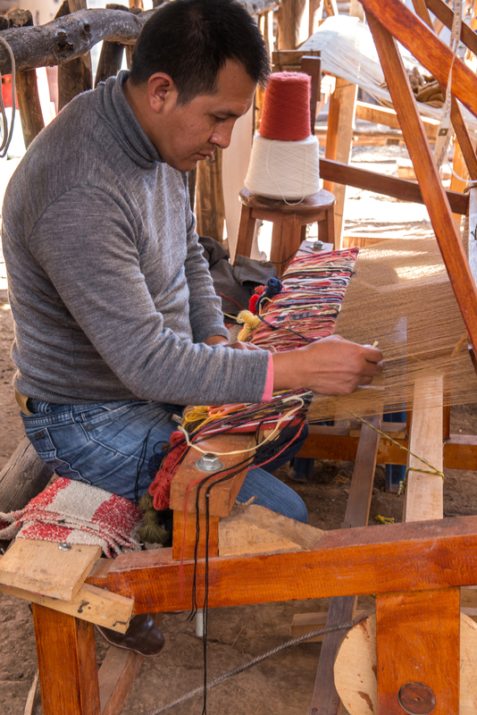 RL5_8589.jpg :: Man working a loom, Alpaca weavers