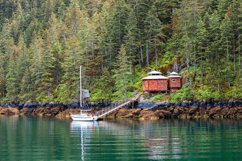 Cabin on the mountain side.jpg :: landscape alaska