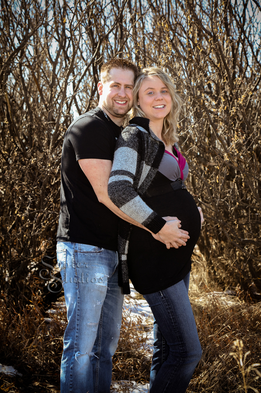 Moose Jaw Wakamow baby bump session.jpg :: Maternity Moose Jaw Photographer
