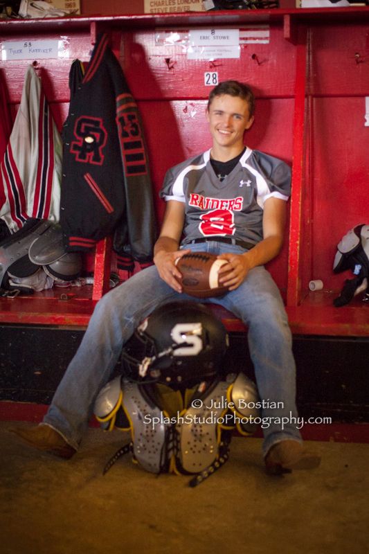 Football-Senior-Portraits-1021.jpg