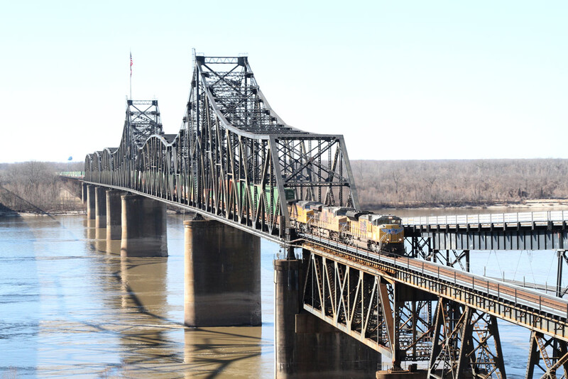 Dixie Hwy-37.jpg :: Old rail and auto bridge across Mississippi River, Vicksburg