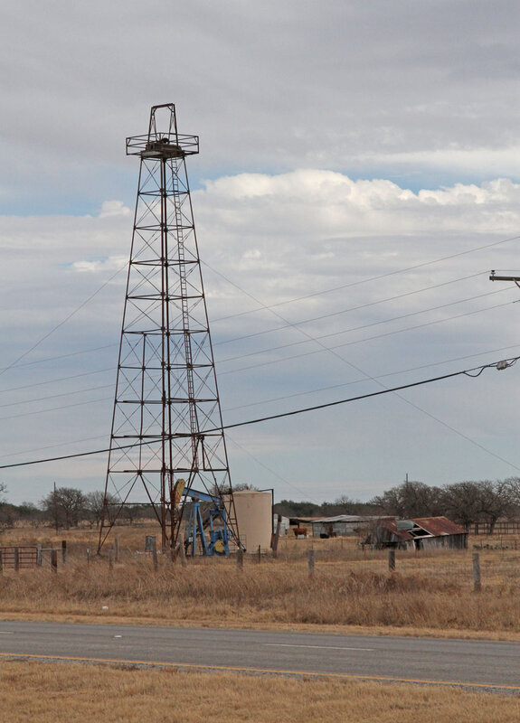 Dixie Hwy-50.jpg :: Old oil east of Midland, Texas