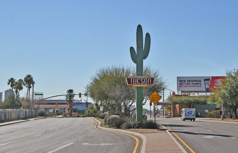 Dixie Hwy-85.jpg :: Old US 80 in Tucson, Arizona