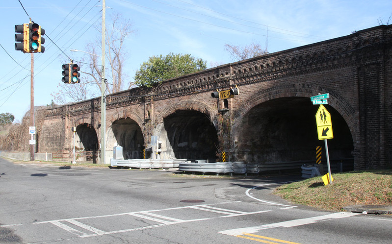 Dixie Hwy-19.jpg :: Leaving Savannah on Old Louisville Rd