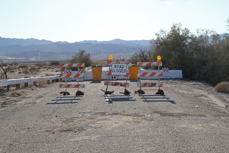 Dixie Hwy-99c.jpg :: Old highway near Plaster City, California
