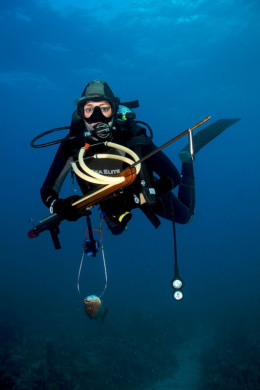 IMG_0294 132.jpg :: A lady spearfisherman in The Florida Keys.