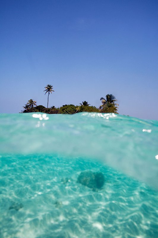 IMG_0351.jpg :: A water view of Pigeon Cay near Roatan, Honduras, Caribbean.