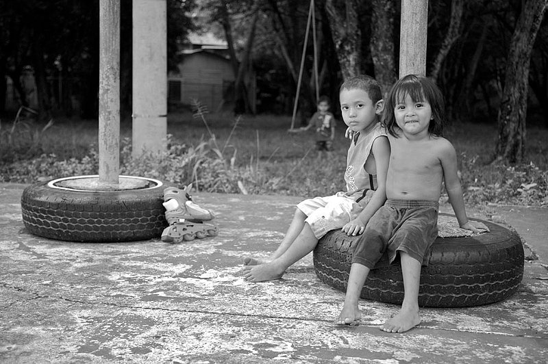 IMG_0855.jpg :: Young Honduran brothers on the island of Roatan.
