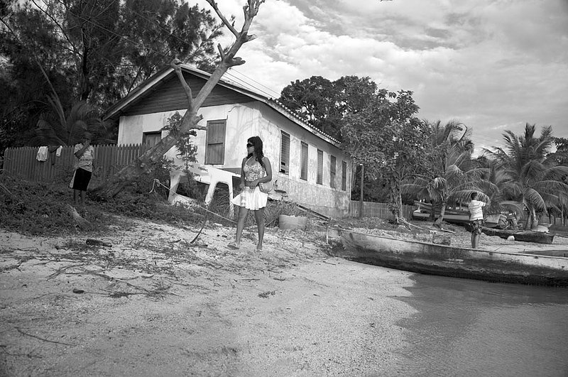 IMG_2940.jpg :: Tourists in Roatan, Honduras.