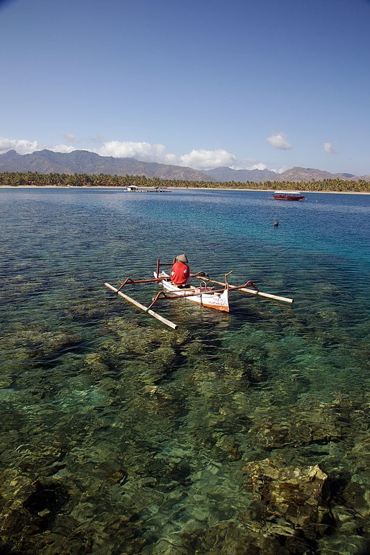 IMG_7769 56.jpg :: An Indonesian fisherman off of Lombok, Indonesia.
