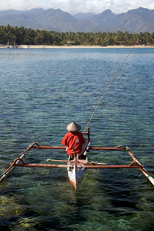 IMG_7785 40.jpg :: An Indonesian fisherman off of Lombok, Indonesia.