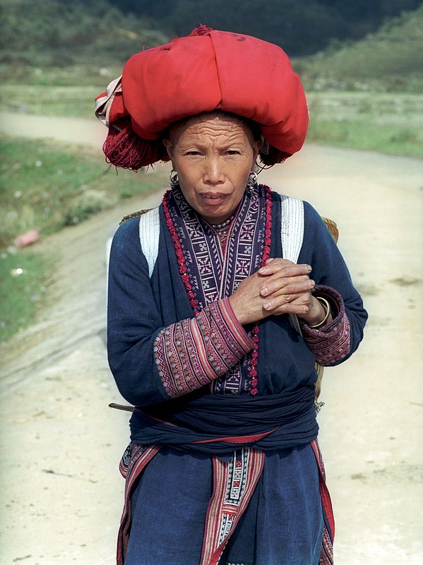 Vietnamesewoman.jpg :: Hmong woman, Sapa, Vietnam.