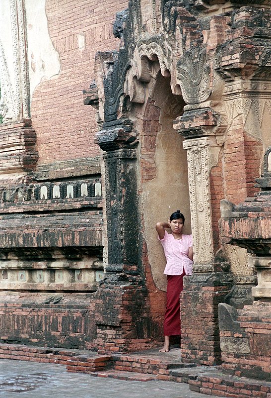 baganwoman.jpg :: A Burmese woman at a Buddhist temple in Bagan, Myanmar.
