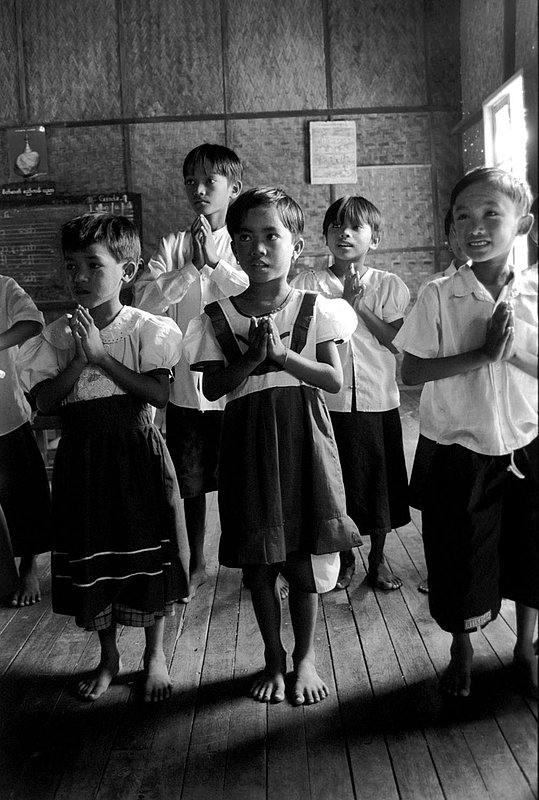 singingburmesechildren.jpg :: Burmese school children in Bagan, Myanmar.