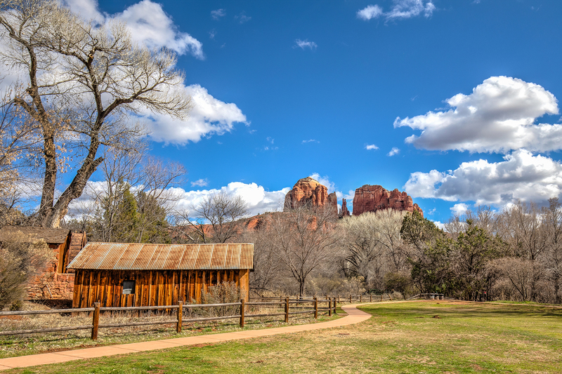 AZ036.jpg :: One of the trails leading to the red rock crossing and Cathedral Rock

Sedona AZ - Winter 2019