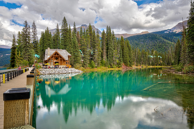 CR023.jpg :: A Lodge & its gorgeous surroundings border Emerald Lake

Emerald Lake, Yoho National Park - Fall 2019