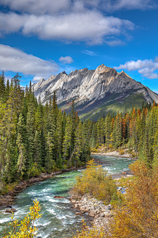 CR034.jpg :: A stream connecting Medicine & Maligne Lake on a beautiful afternoon

Jasper AB CA - Fall 2019