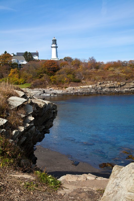 ME0671.jpg :: Nearby portrait view of the Cape Elizabeth Light, also once known as Two Lights (the 2nd light is now inactive)is adjacent to Two Lights State Park

Cape Elizabeth ME - Fall 2010