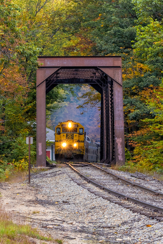 NH062.jpg :: Conway Scenic Railroad passing through bridge over Ellis River

Bartlett NH - Fall 2023

