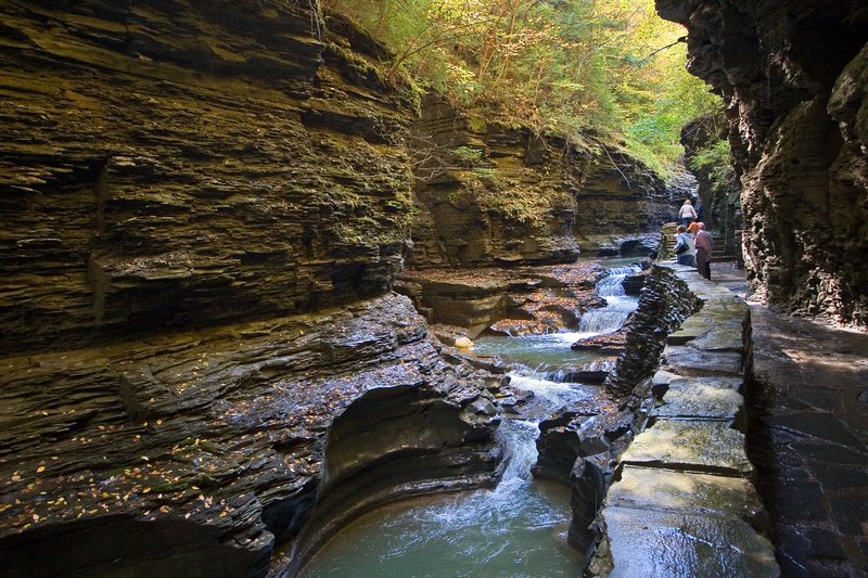 NY009.jpg :: Fall 2006 of Watkins Glen upstream