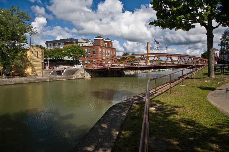 NY036.jpg :: Late afternoon view looking East along the Erie Canal in downtown Fairport NY Summer 2007