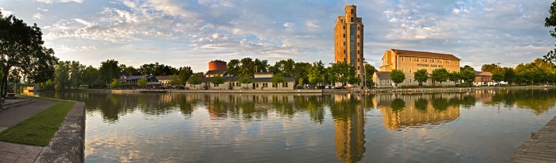NY137.jpg :: Wide panoramic view in late Spring of Schoen Place in Pittsford NY - PRINTS @ 10\