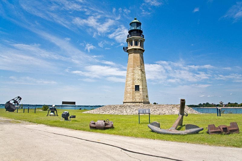 NY153.jpg :: AS BUFFALO WAS DECLARED A PORT OF ENTRY IN 1805 THE BUFFALO LIGHT, COMPLETED IN 1818, WAS A GUIDE FOR MANY IMMIGRANTS & MERCHANTS TO THE AREA

BUFFALO, NY - SUMMER 2009